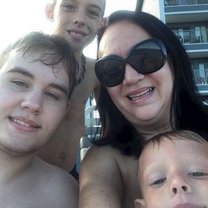 Meet your Posher, Lore